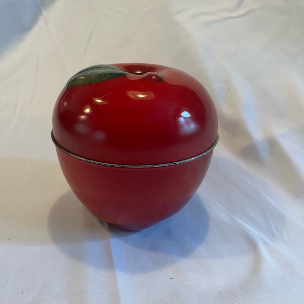 Back to school apple tin